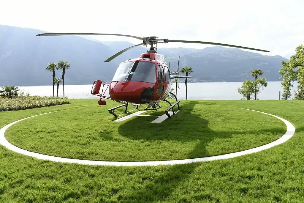 A Tourist Helicopter
